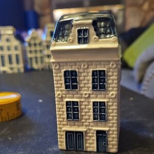 KLM Delft Ceramic Blue and White House Figurine Collectable # 43